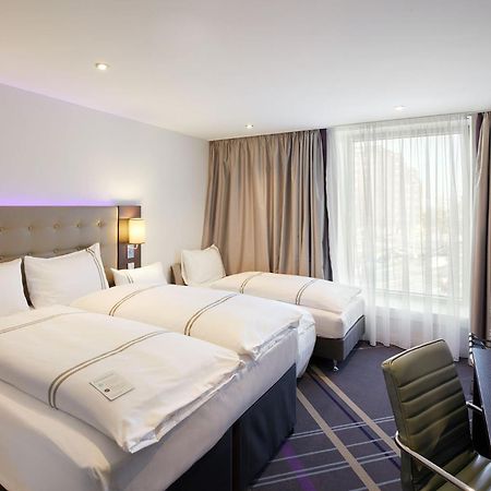 Premier Inn Hamburg City Zentrum Exteriör bild
