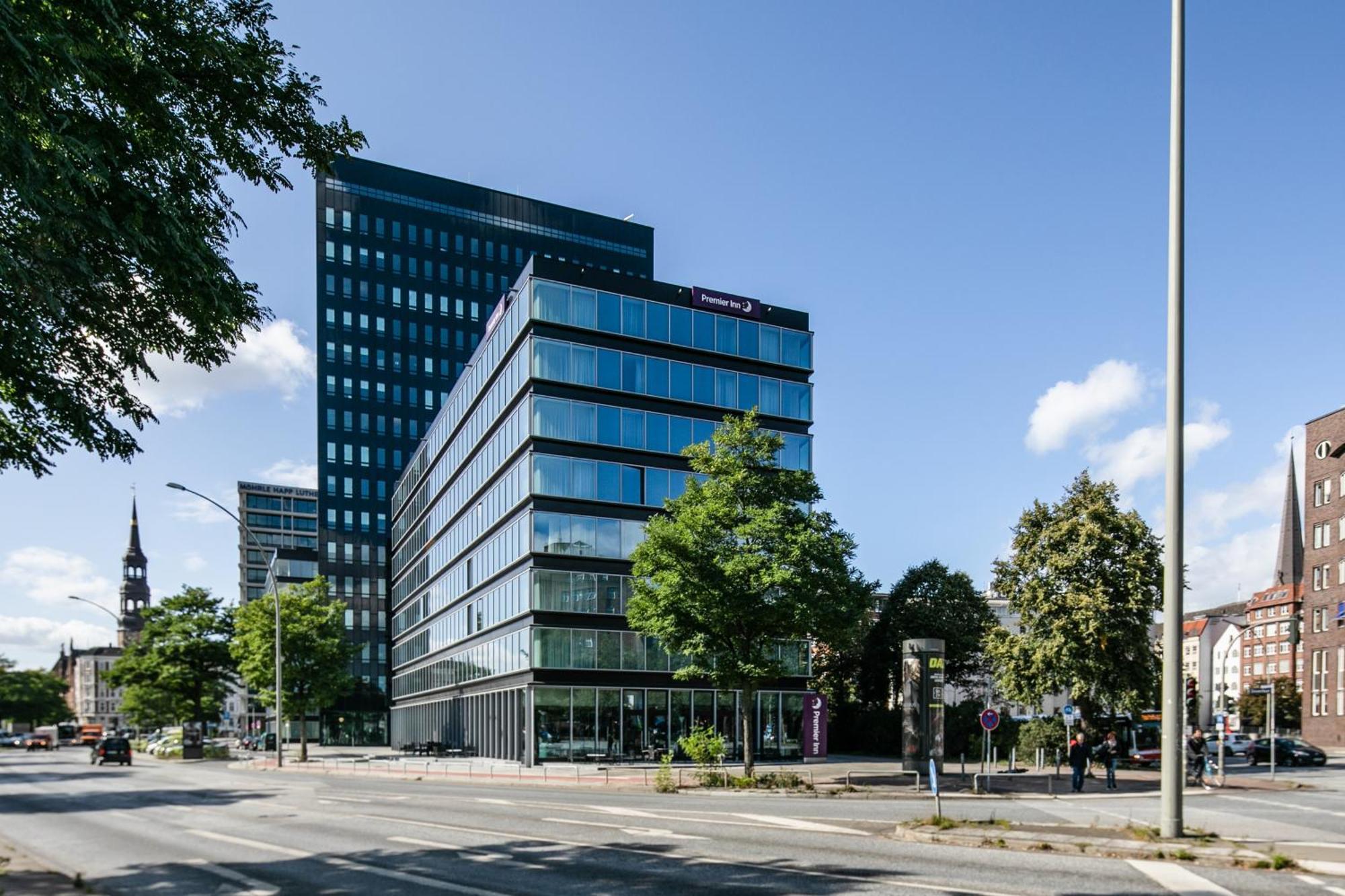 Premier Inn Hamburg City Zentrum Exteriör bild